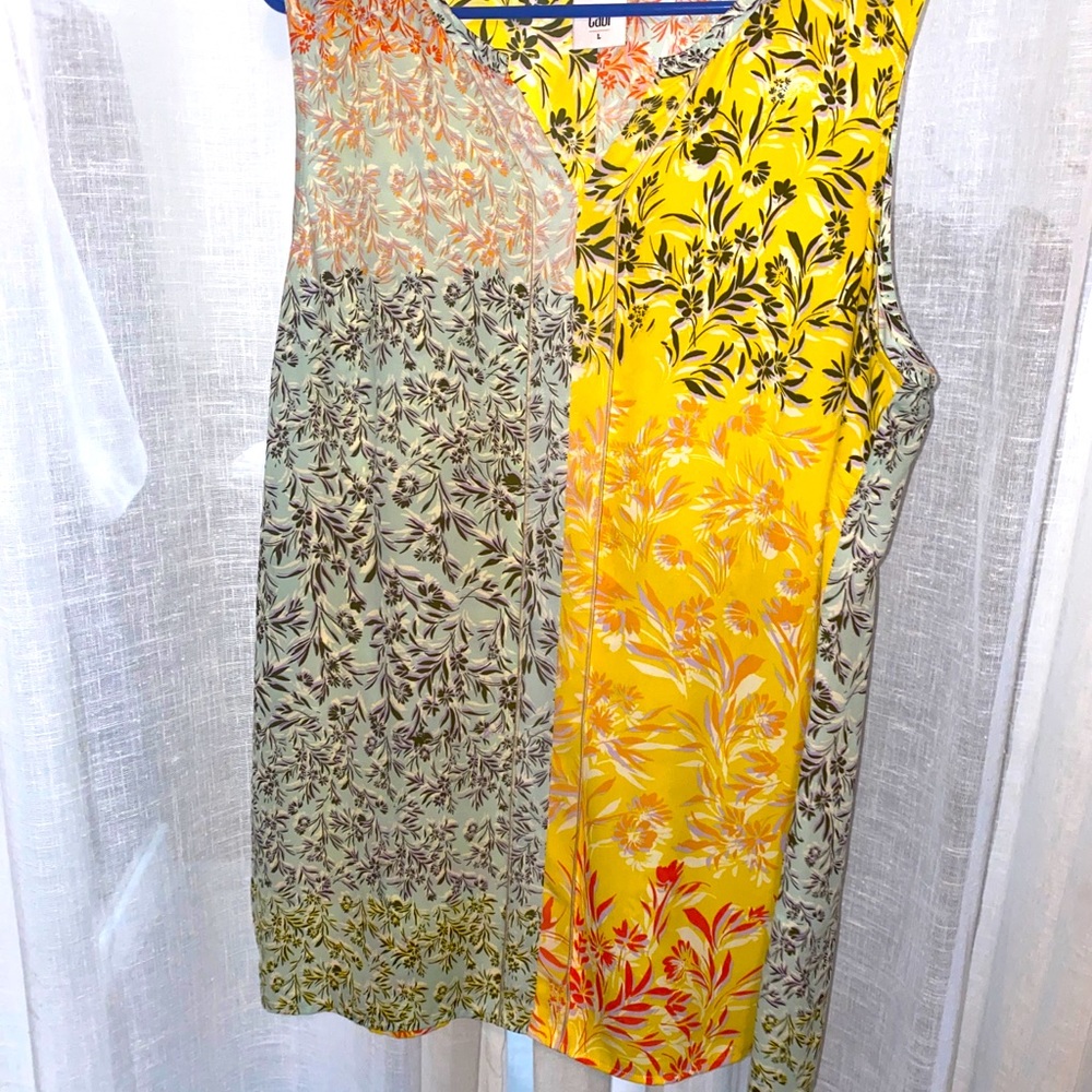 Multicolored blouse sleeveless. Worn twice.